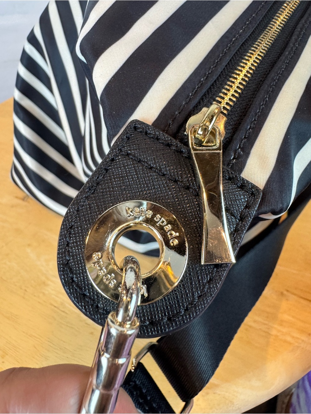 Kate Spade | Large Striped Zipper Tote with Crossbody Strap - Picture 11 of 14
